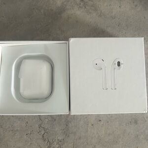AirPods
